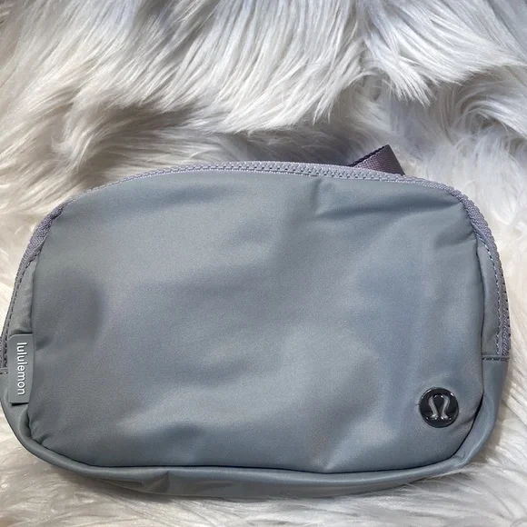 Lululemon Everywhere Belt Bag - Picture 10 of 12